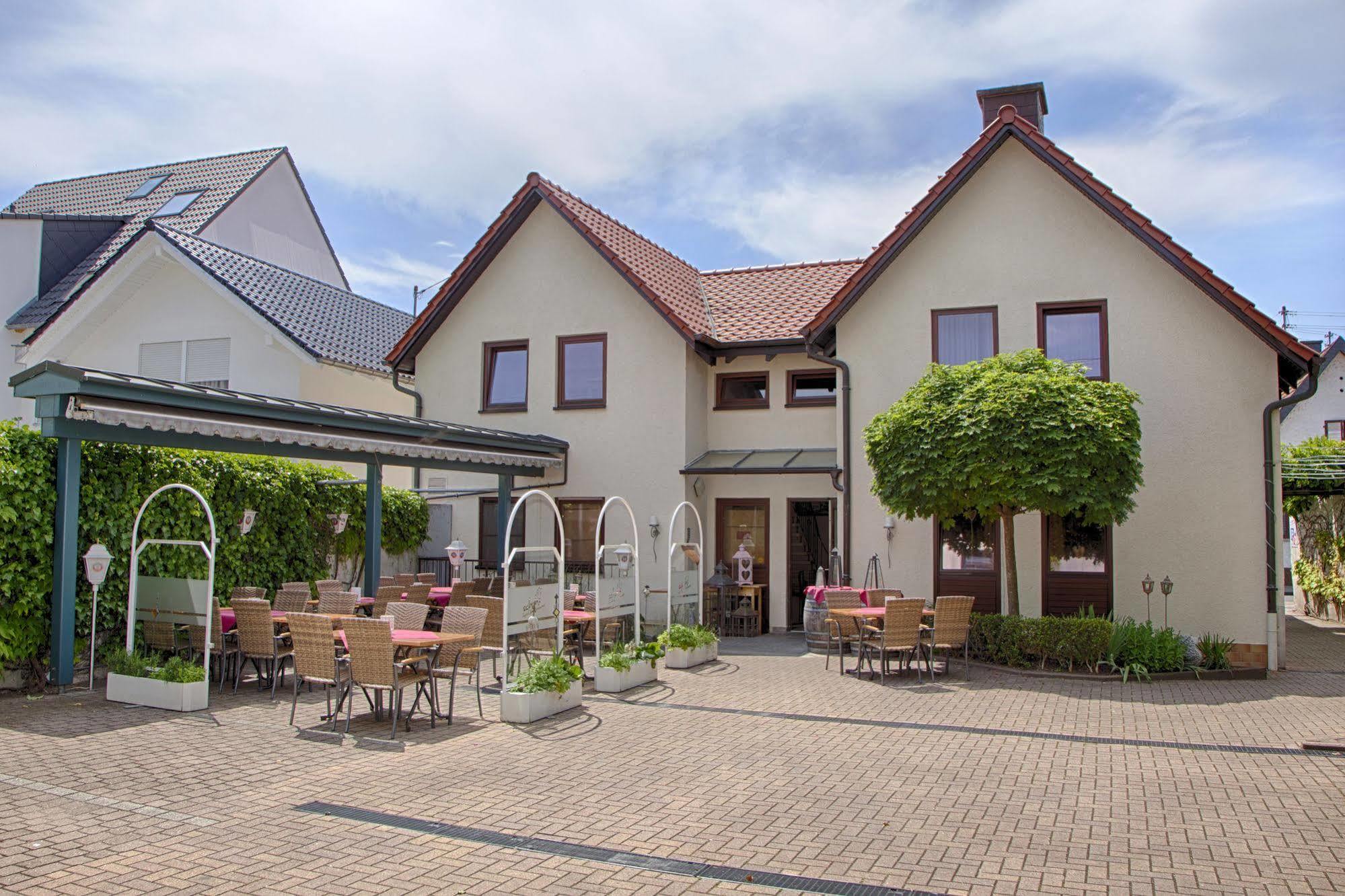 Schuhs & Restaurant